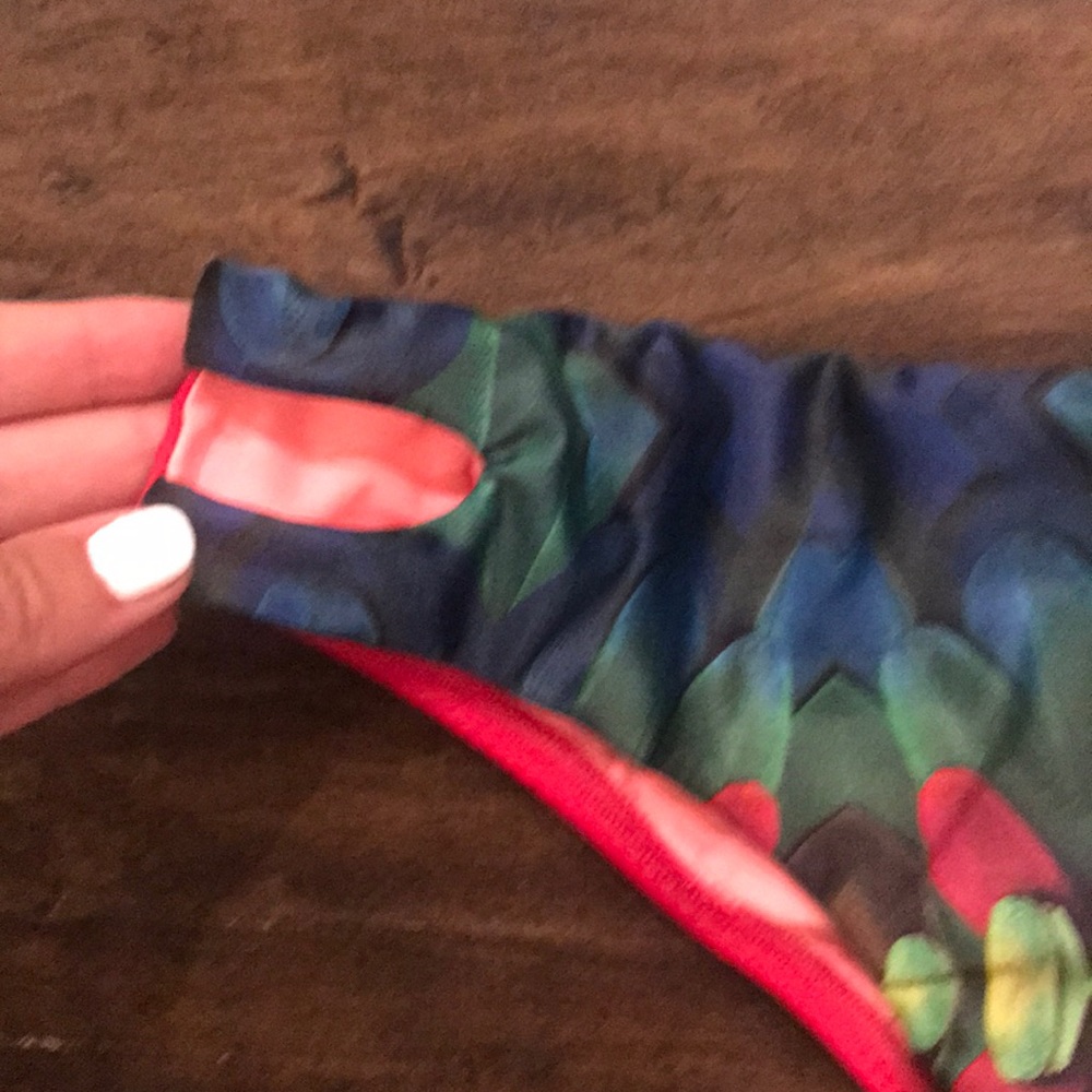Bathing suit - Picture 2 of 4